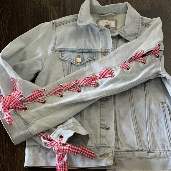 Forever 21 Denim Jacket - Picture 3 of 3